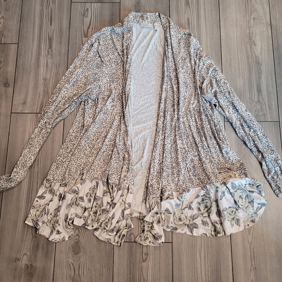 LOGO by Lori Goldstein Floral Trim Gray Cardigan Size L Pockets Stretchy Knit - Picture 2 of 5